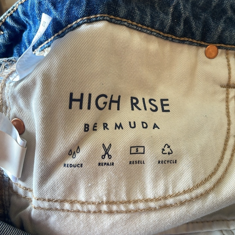 Lucky Brand • High Rise Bermuda Shorts - Picture 8 of 8